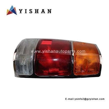 ISUZU TFR54 ZADNÉ SVETLO 3716200D 8971687401 8971210780